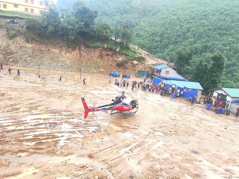 बारेकोटबाट एक जनालाई हेलिकोप्टरमार्फत उद्धार